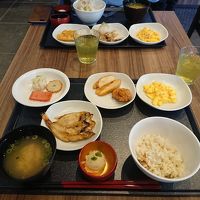 朝食はバイキング