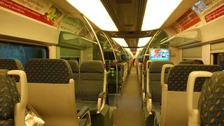 空港とクアラルンプールを結ぶ快適な列車