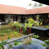 スパは凄く静かで広い。15部屋あるのは驚きだ