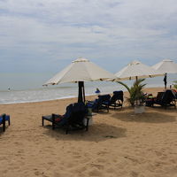 ホテル前のビーチ。これはオフシーズン6月の写真