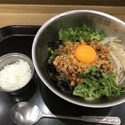 フードコートの韓国料理