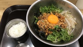 フードコートの韓国料理