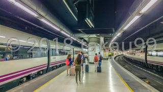 どこに行くのにも便利で簡単な鉄道があるのでバルセロナは自由旅行がおススメです。