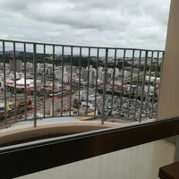 アメリカンビレッジの横です。