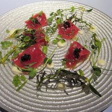 本日の鮮魚のカルパッチョとイタリア産キャビア
