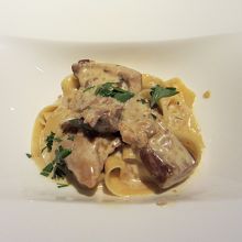 ポルチーニ茸のクリームソースのパスタ タリアテッレ