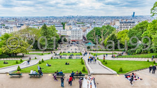 とにかく大勢の人がいます。