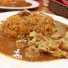 名物スジカリー（930円）