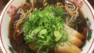 真っ黒スープの中華そば、新宿希望軒