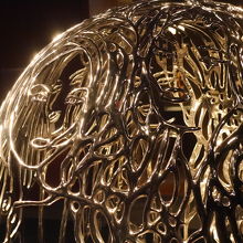 ここにも顔が見えます