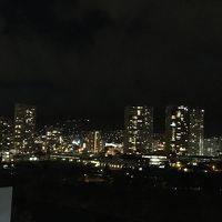 ラナイからの夜の眺望です。写真が下手ですみません･･･。
