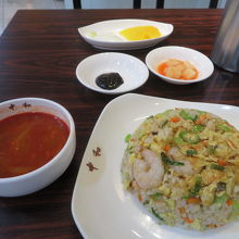 海鮮炒飯を食べました