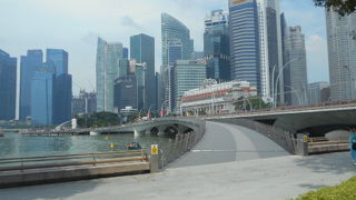 マリーナ・ベイを望める遊歩道