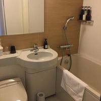 バスルームは標準的です