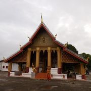 観光エリアの端にある静かな寺院