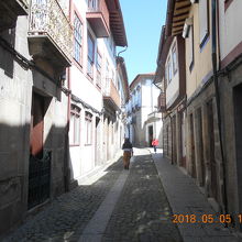 時間の流れが５００年止まったかのような静かな街並み。