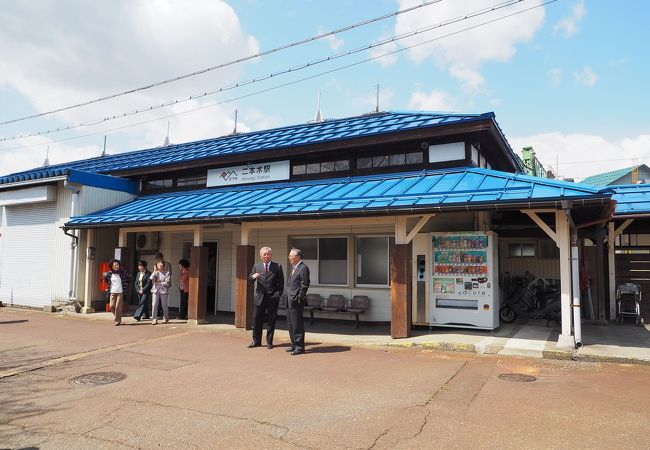 明治生まれのレトロな木造駅舎