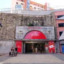 スビスリ橋近くのフニクラ乗り場