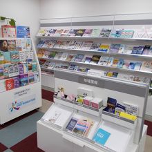 6階の韓国観光公社でのガイドパンフレットがいただけます。