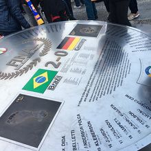 日韓W杯の記念像