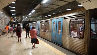 国鉄とケーブルカーへの乗りかえ駅