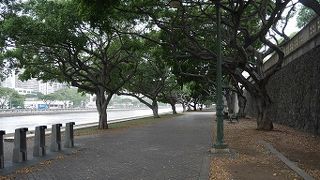 リゾート地と住宅街を分ける為に造られた運河