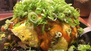 そばかうどんのどちらのお好み焼きにするか選択できます。