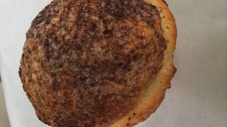 住宅街にある隠れ家的なパン屋さんです。