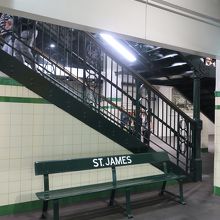 セントエームズ駅