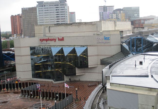 シンフォニー ホール