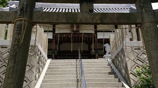 男山の山頂近くにありました