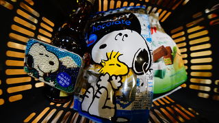 ココ限定のスヌーピー缶あります