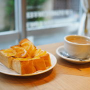 昭和レトロな可愛いカフェでレモントーストを