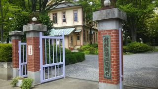 落ち着いた洋館。