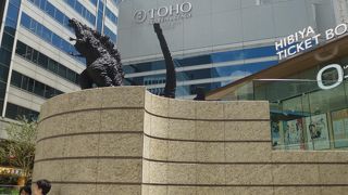 新しいゴジラ像