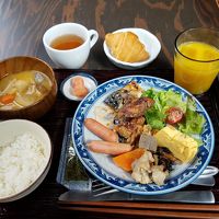 朝食は味噌汁はおいしいもののおかずはいまひとつでした