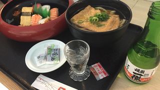 イミグレ後の軽食に