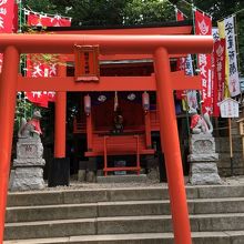 神社内の正一位稲荷神社