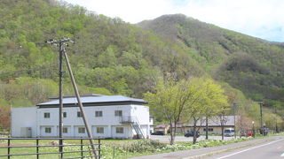 羅臼の町の奥座敷といった場所にあります。