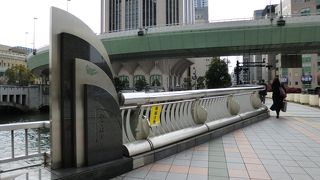 この橋からの眺めはなかなかのものです