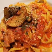 道産きたあかりとベーコンのトマトソース