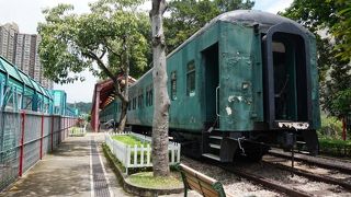 郊外までの電車旅も合わせて楽しみたい