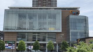 図書館も入ってます