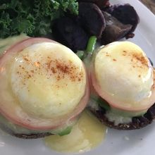 エッグベネディクト