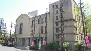 早稲田大学の正門からすぐにありました