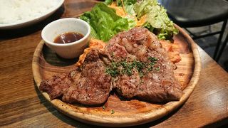 ビストロでステーキランチ