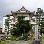 この地を400年支配した佐治氏の菩提寺