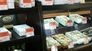 デパートにも出店