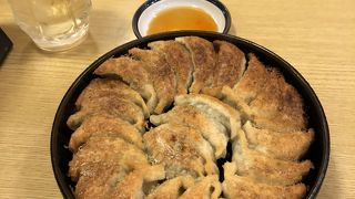 火傷にご注意を！美味しい鉄鍋餃子