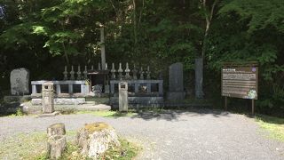 源頼家の家臣の墓